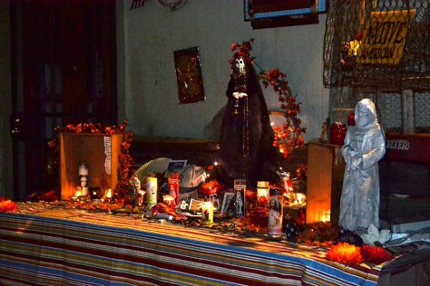 Public Day of the Dead altar on Burgunday St. 
